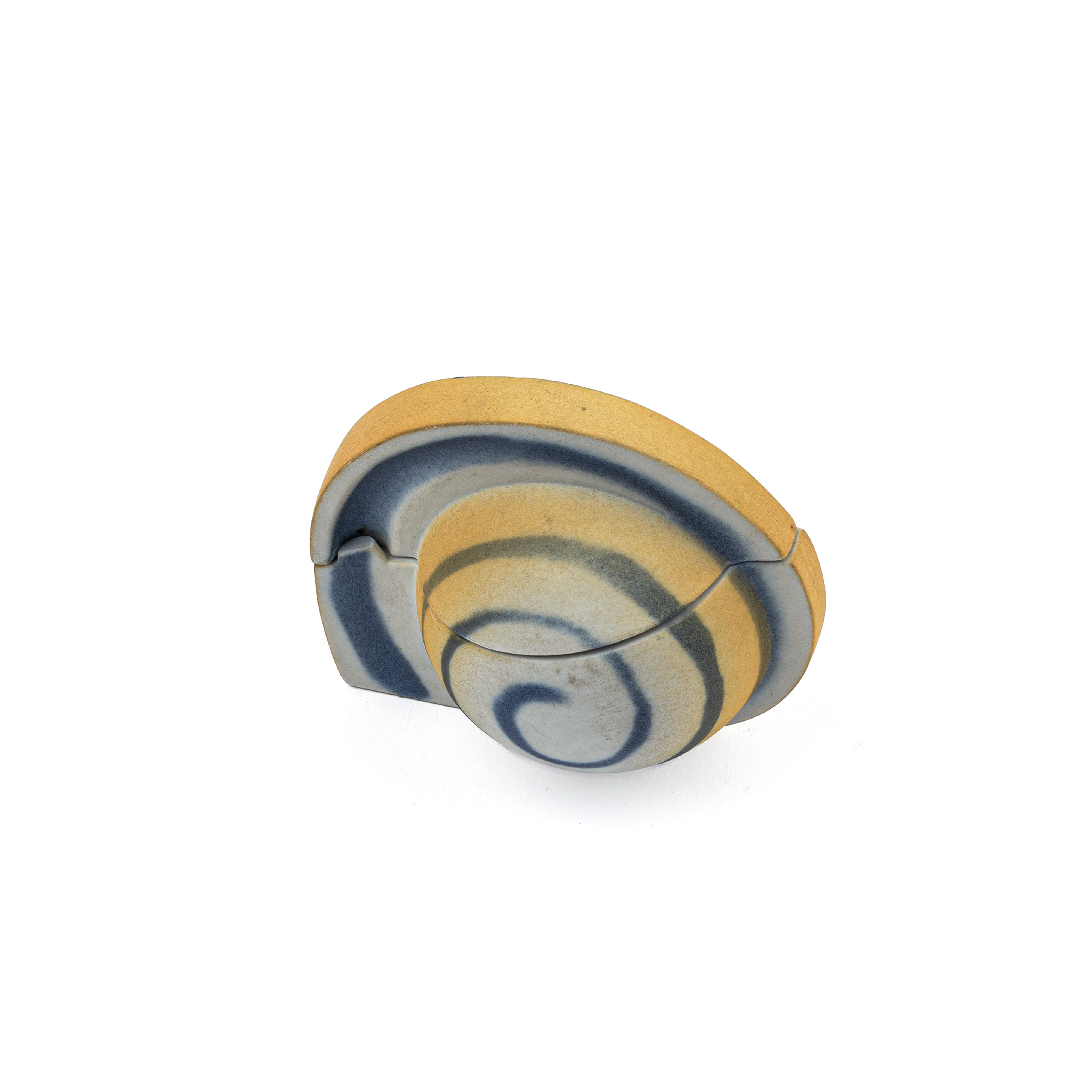 Idée Art Exclusive. Porcelain Box with Seashell Design. Small Size