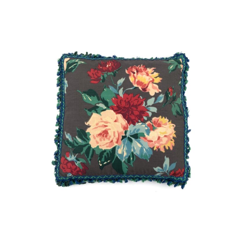 Idée Art Exclusive. Square Cushion with Roses Motif. Large Size