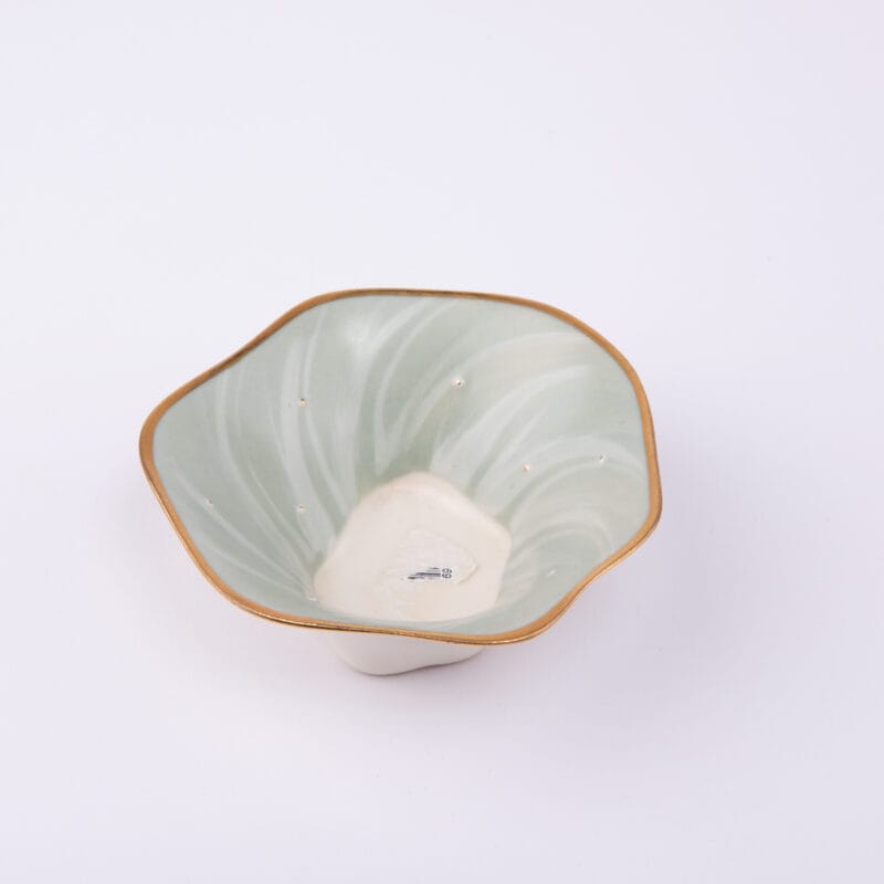 Idée Art Exclusive. Green Porcelain Decorative Plate. Small Size