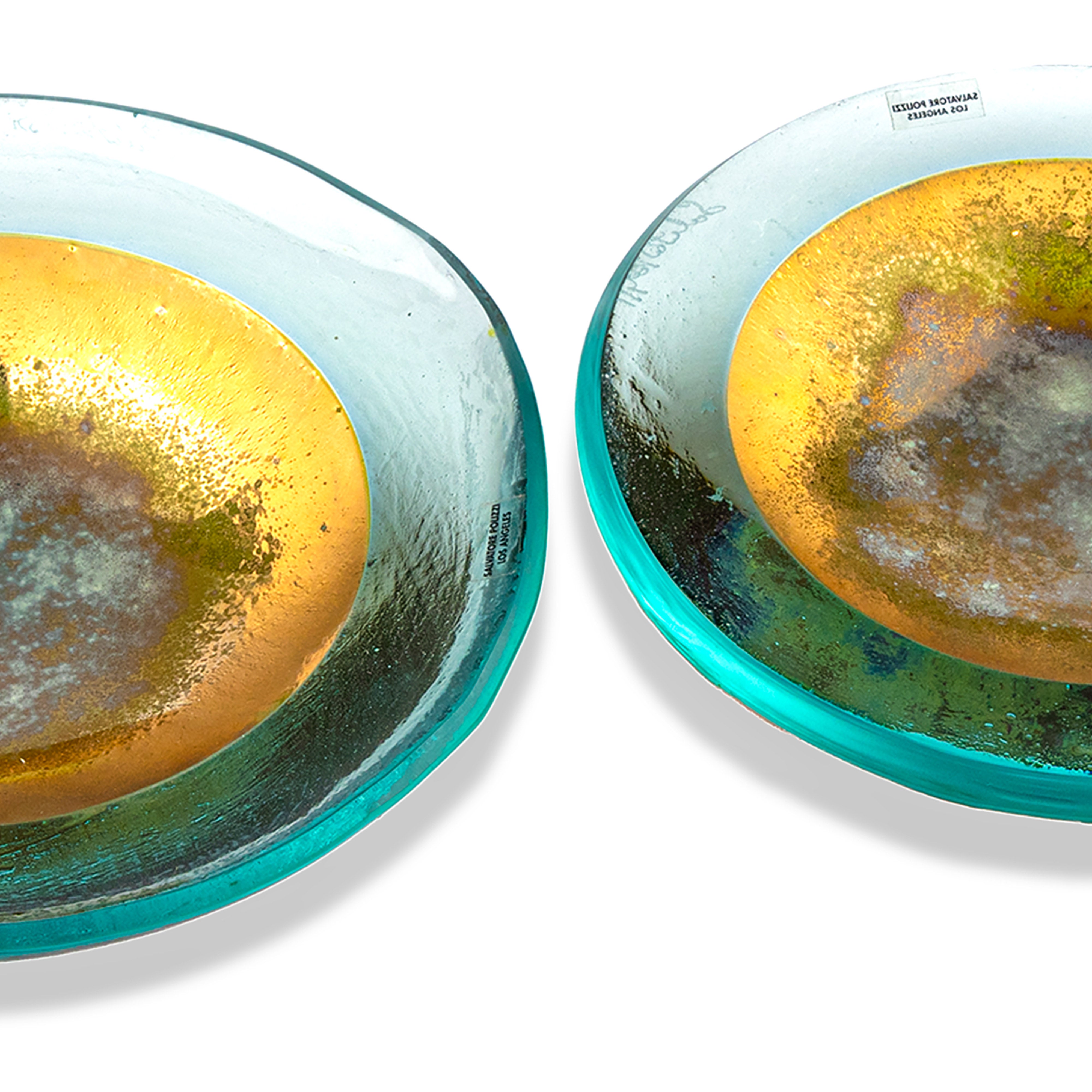 Idée Art Exclusive. A Set of 2 Blue Plates Crafted from Crystal and Gold Plated. Small Size