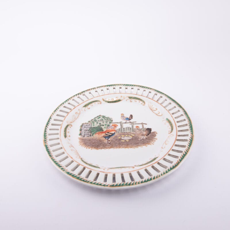 Idée Art Exclusive. Porcelain Decorative Plate with Eggs Illustration. Medium Size