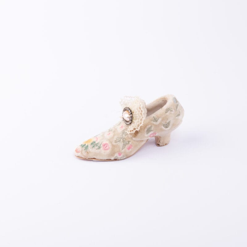 Idée Art Exclusive. Victorian Shoe Shaped Figurine. Small Size