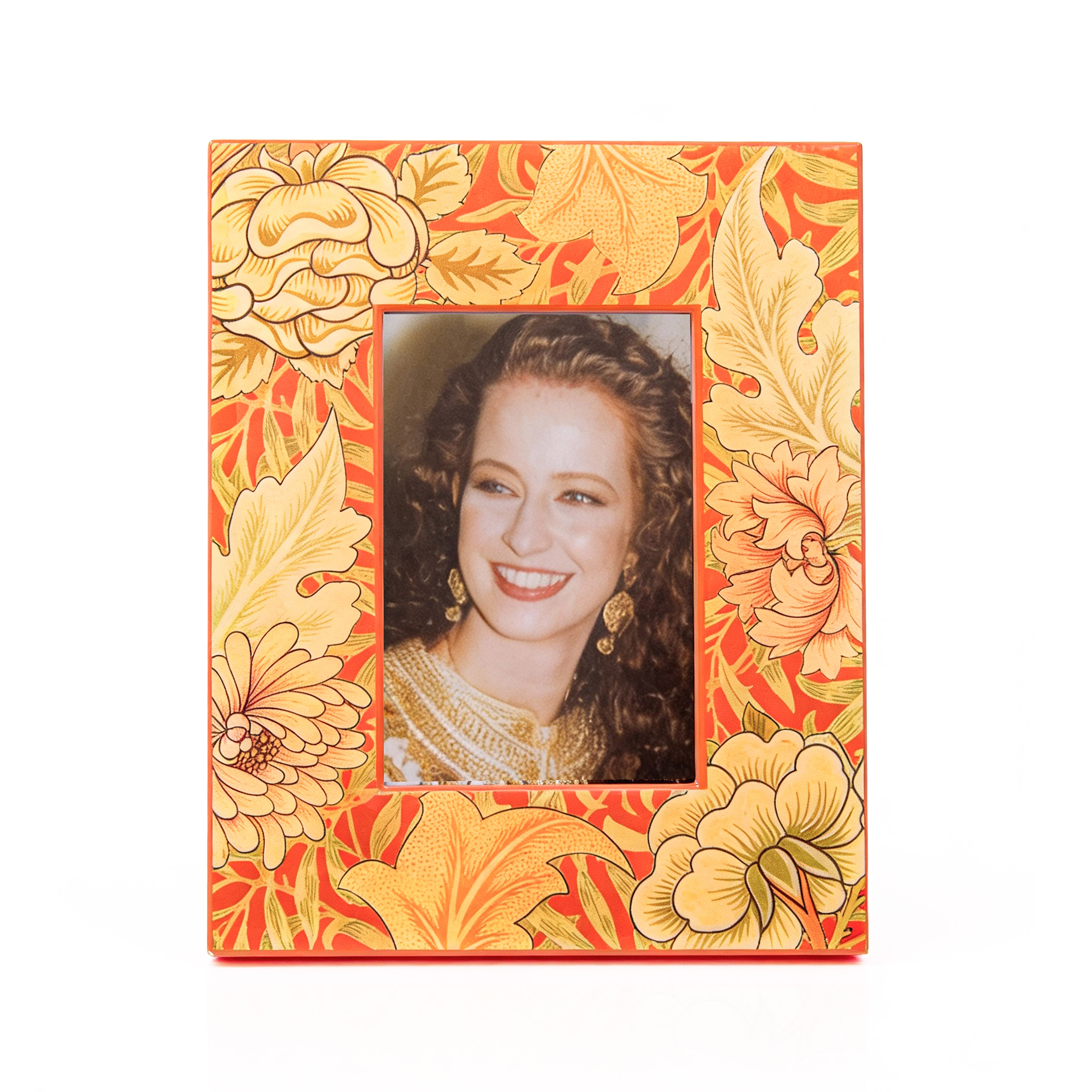 Idée Art Exclusive. Picture Frame Designed with Flowers. Medium Size