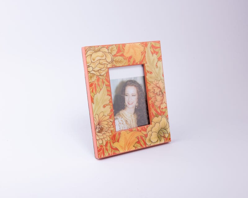 Idée Art Exclusive. Picture Frame Designed with Flowers. Medium Size