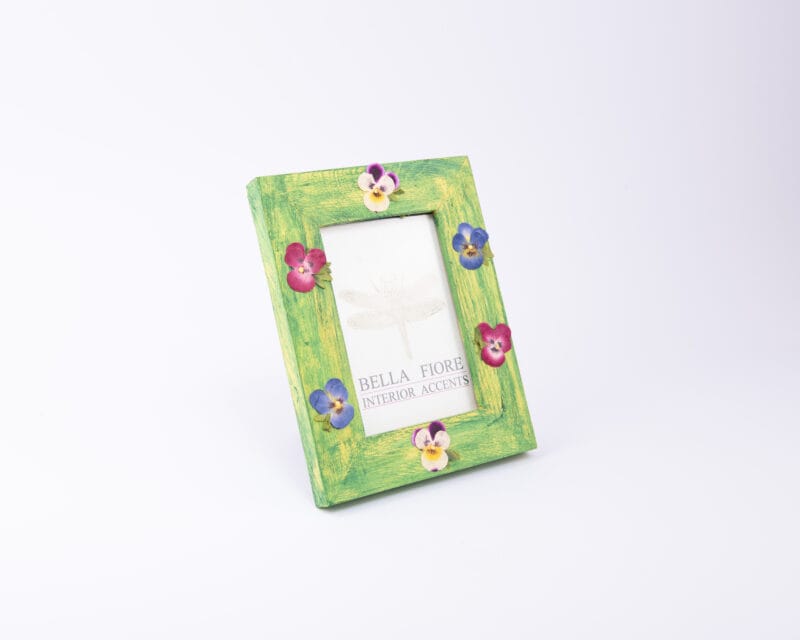 Idée Art Exclusive. Green Wooden Picture Frame with Flowers. Medium Size