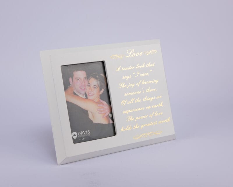 Idée Art Exclusive. "Love" Picture Frame. Medium Size