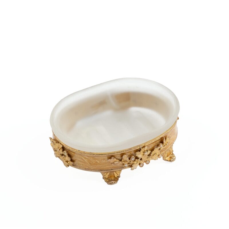 Mike + Ally. Soap Dish. Available in Small Size and in Three Colours (Beige, Amber and Green), featuring a frosted crystal top and a base crafted from high-end metal and enamel.