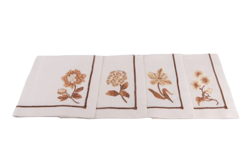 Jay Strongwater. A Set of 4 Dinner Napkins in Floral Design. Medium Size