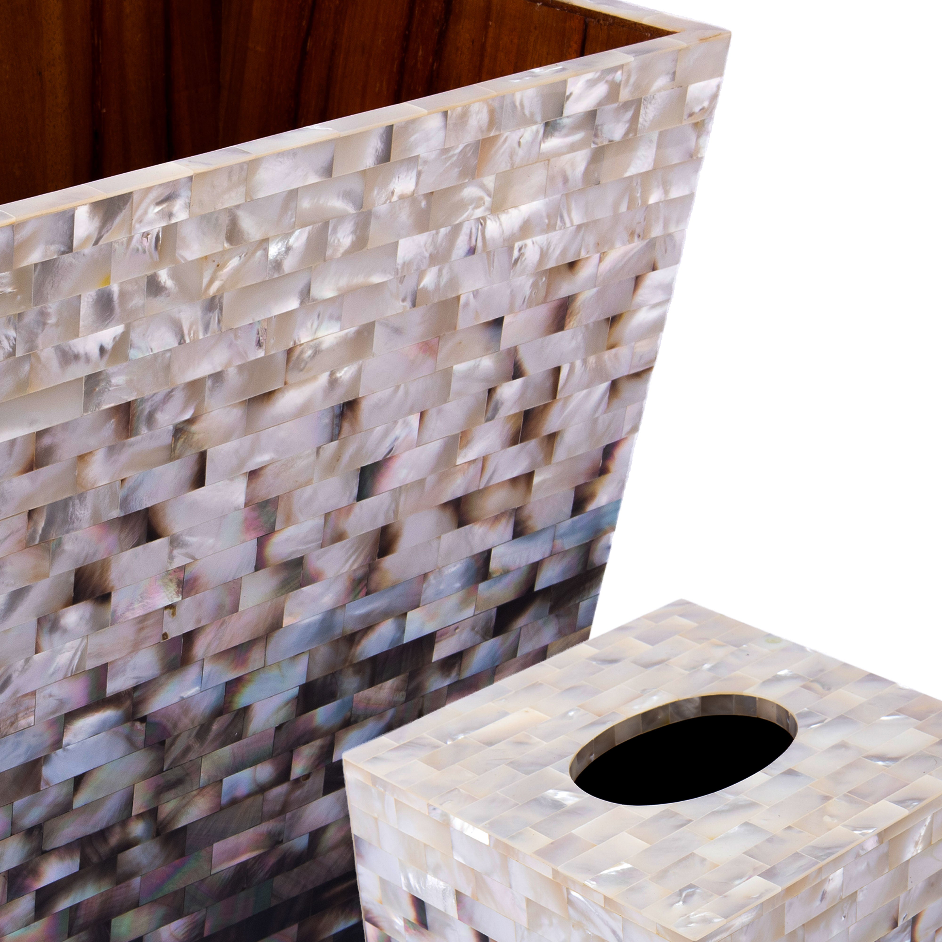 Oggetti. A Set Seashell Tissue Box & Wastebasket