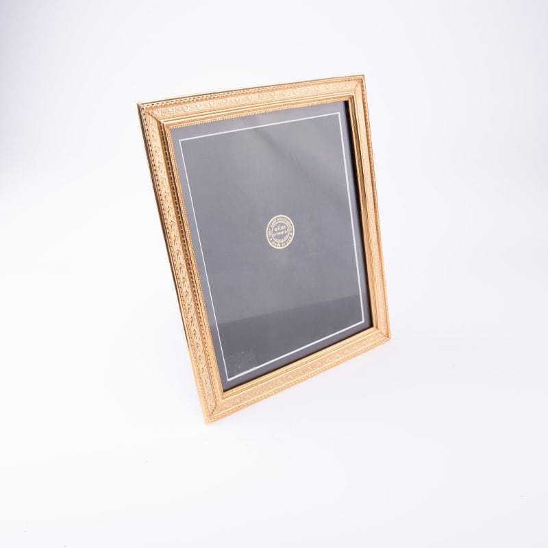 إطار صور مطلي بالذهب مُزين بنمط متشابك من إلياس آرتميتال. حجم كبير