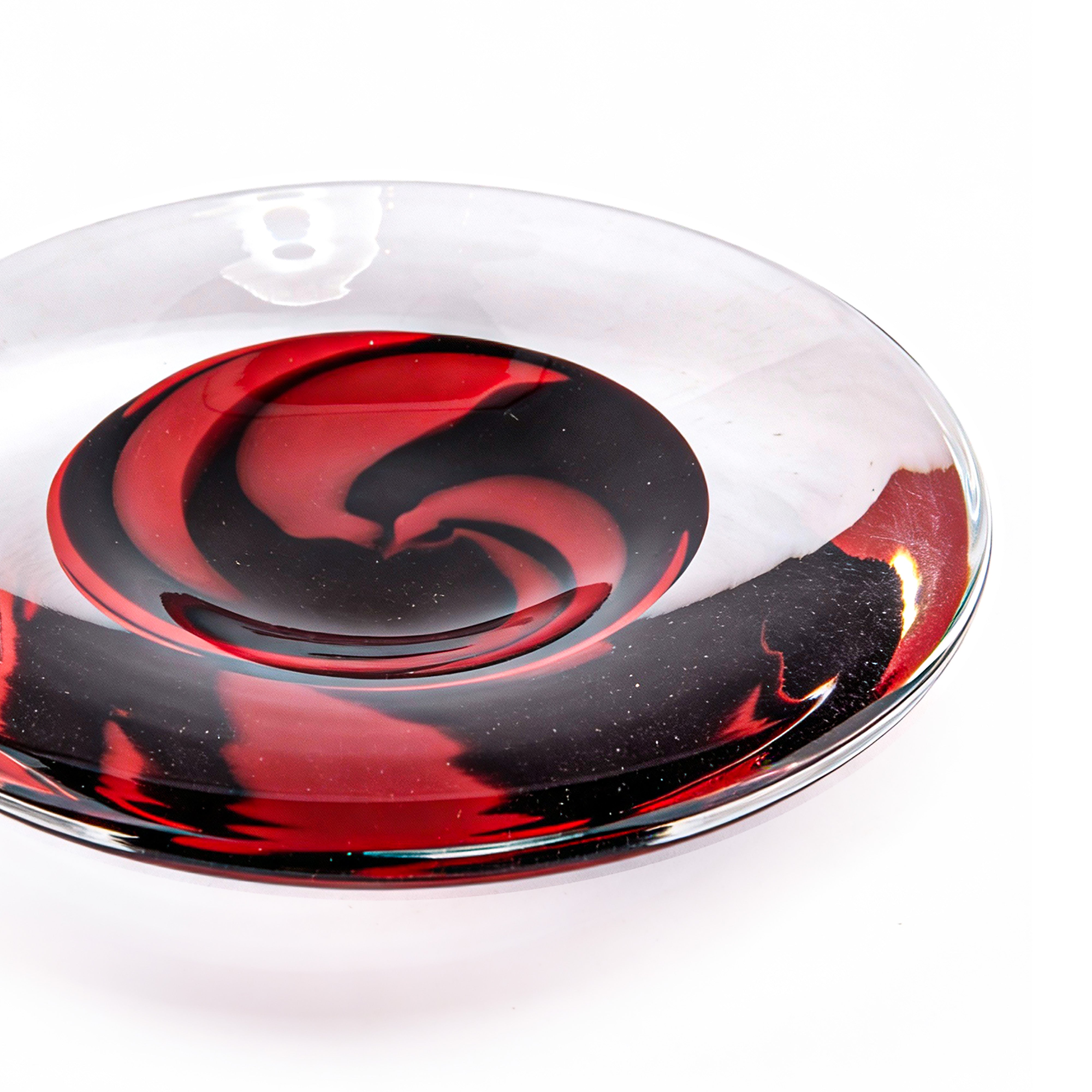 Seguso Gianni. Art Glass Decorative Plate with Red and Black Swirls