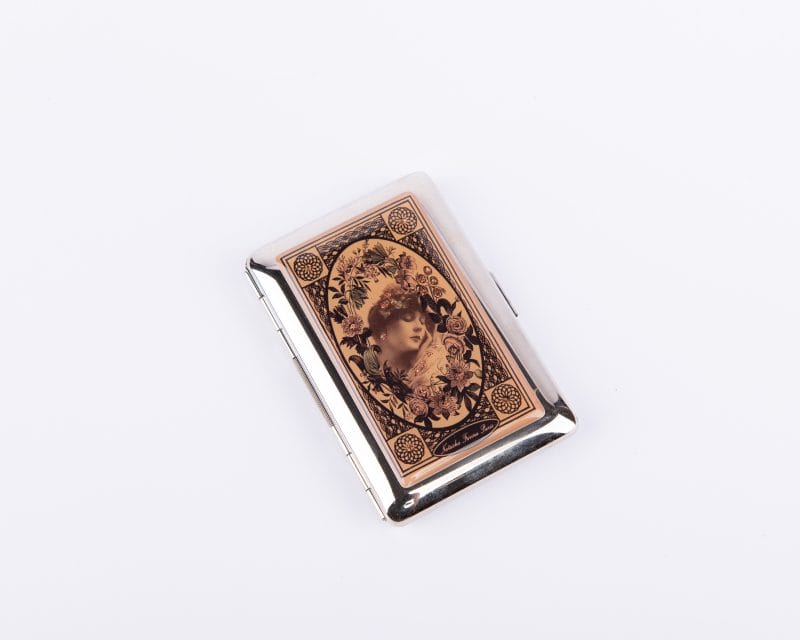 Natasha Farina Paris. Card Holder with Vintage Lady Design