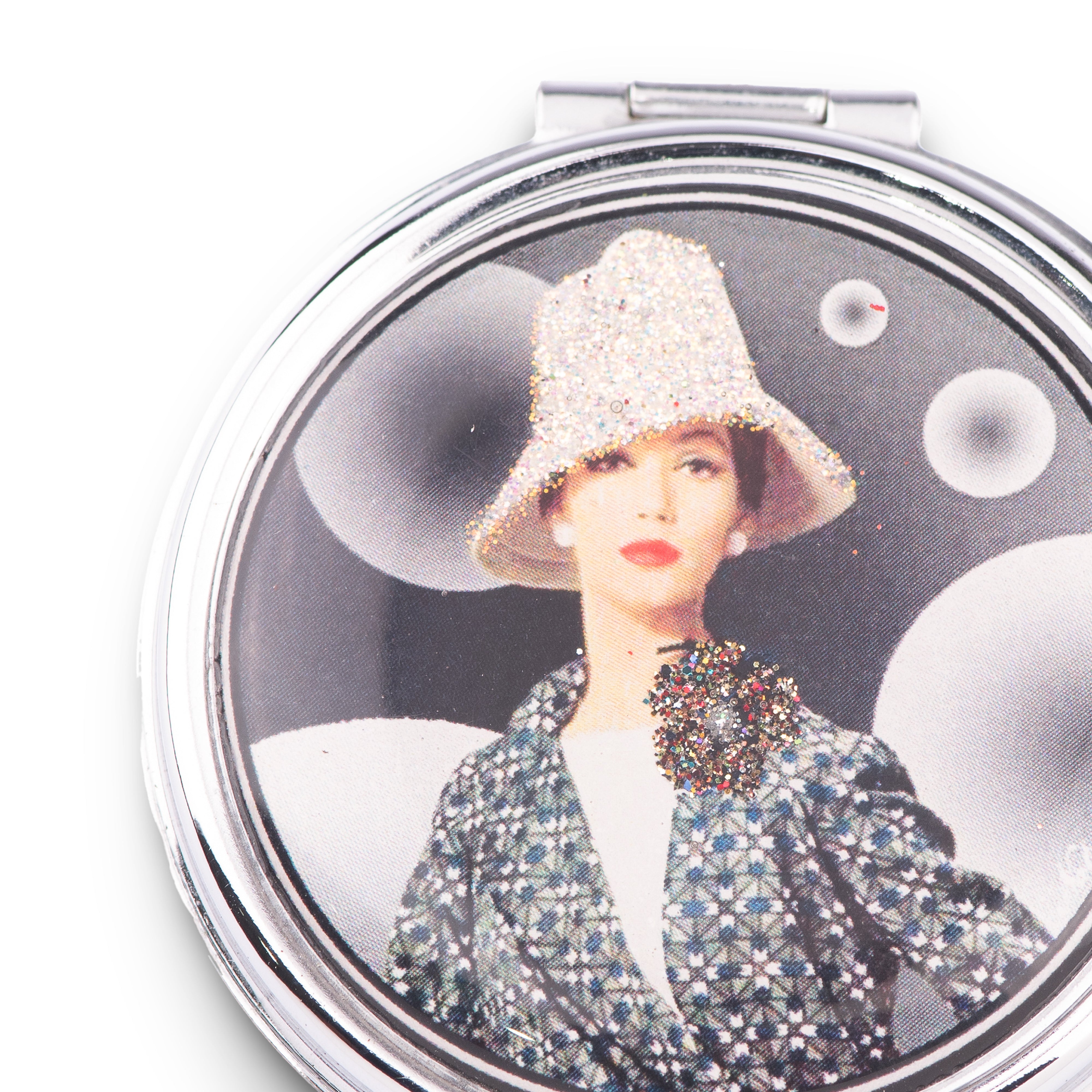 Natasha Farina Paris. Purse Ashtray Showcasing A Lady