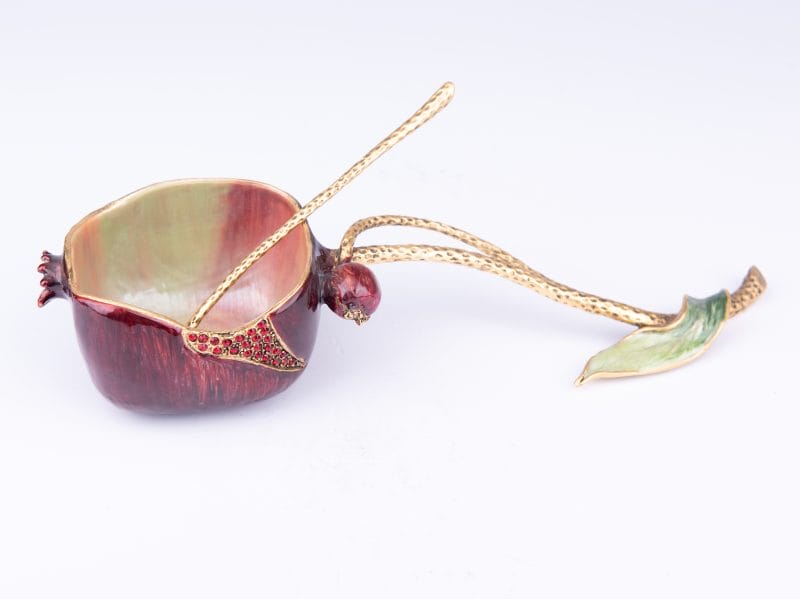 Quest Gifts & Design. Honey Set in a Pomegranate Shape