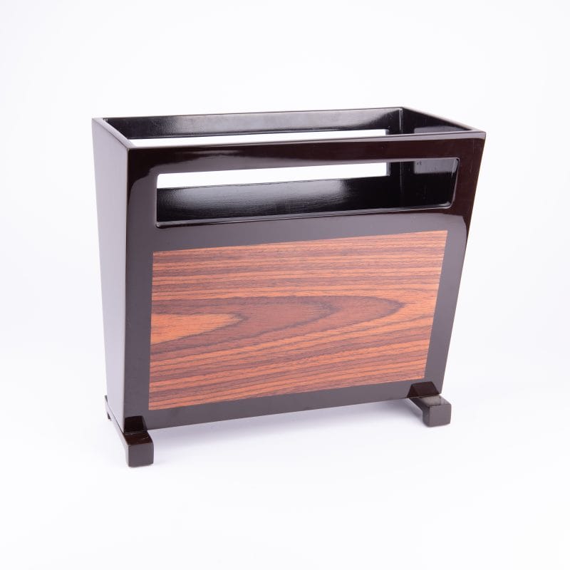 Pacific Connections. Magazine Rack