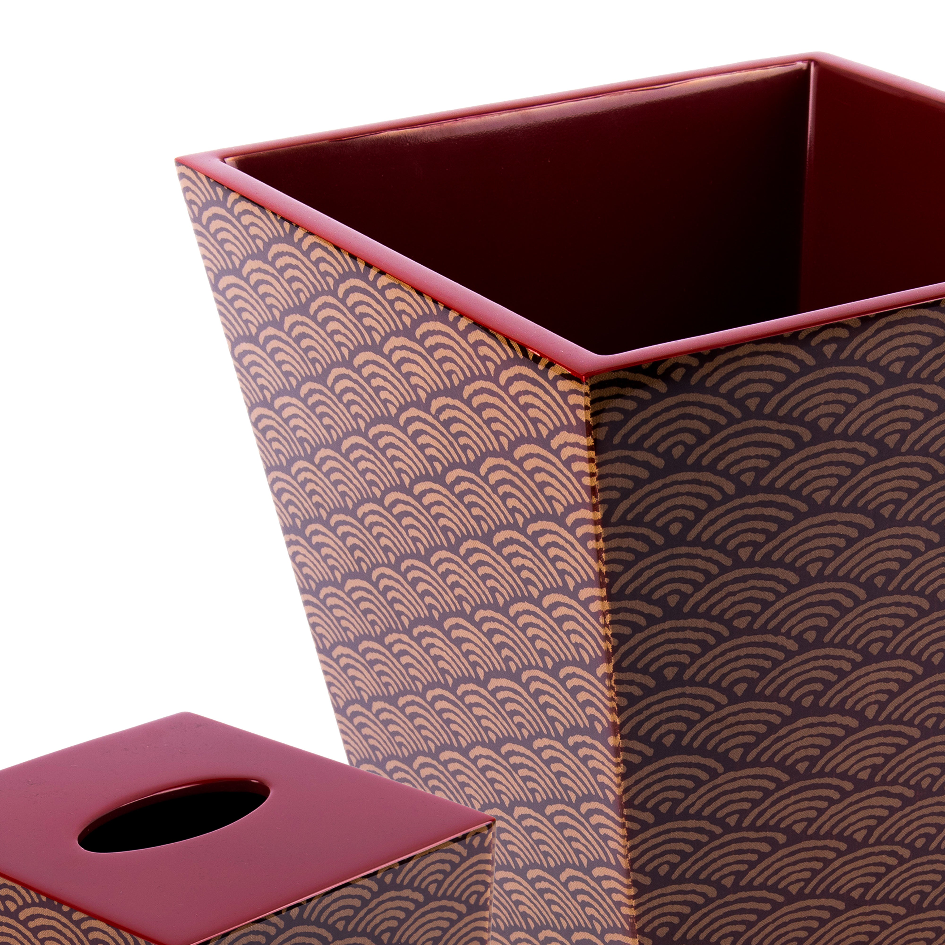 Pacific Connections. A Set of Wastebasket & Tissue Box in Wave Design