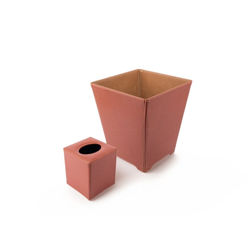 طقم من سلة مهملات وصندوق مناديل ورقية مصنوع من الجلد باللون البني من هابيتات انترناشونال