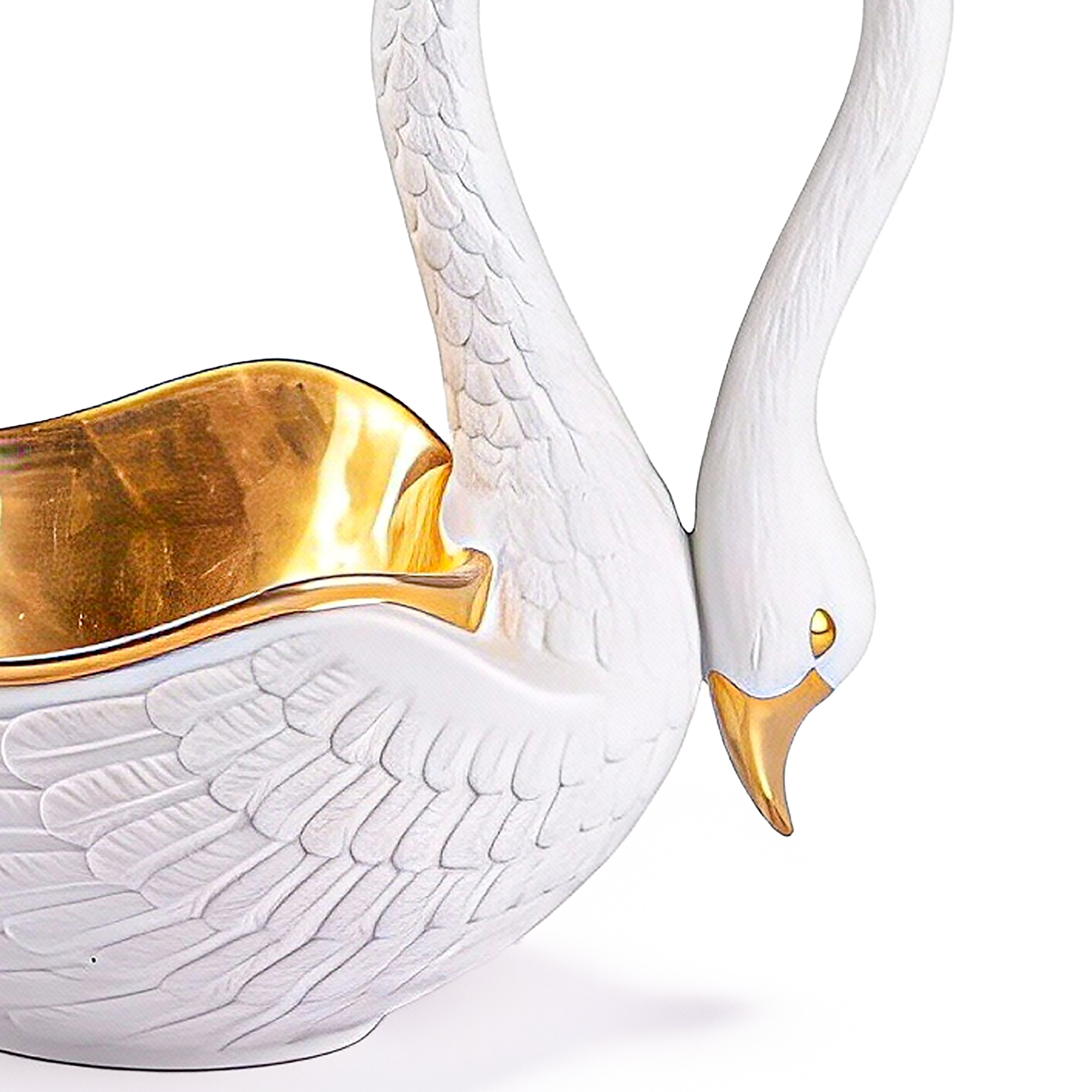 L'Objet. White Swan Centrepiece. Large