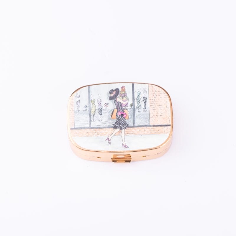 Personalized Expressions. Pills' Case in a Lady Design