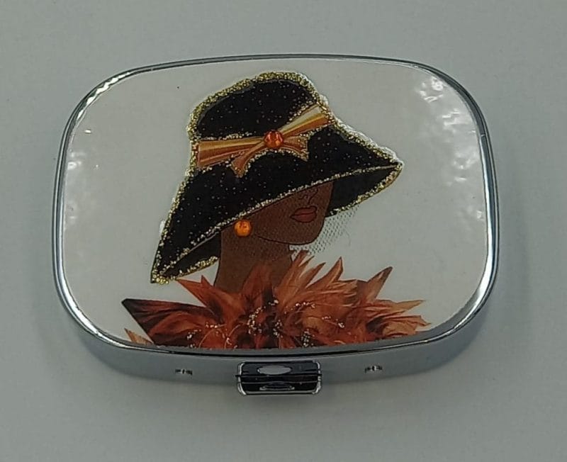 Personalized Expressions. Pills' Case in a Lady with a Hat Design