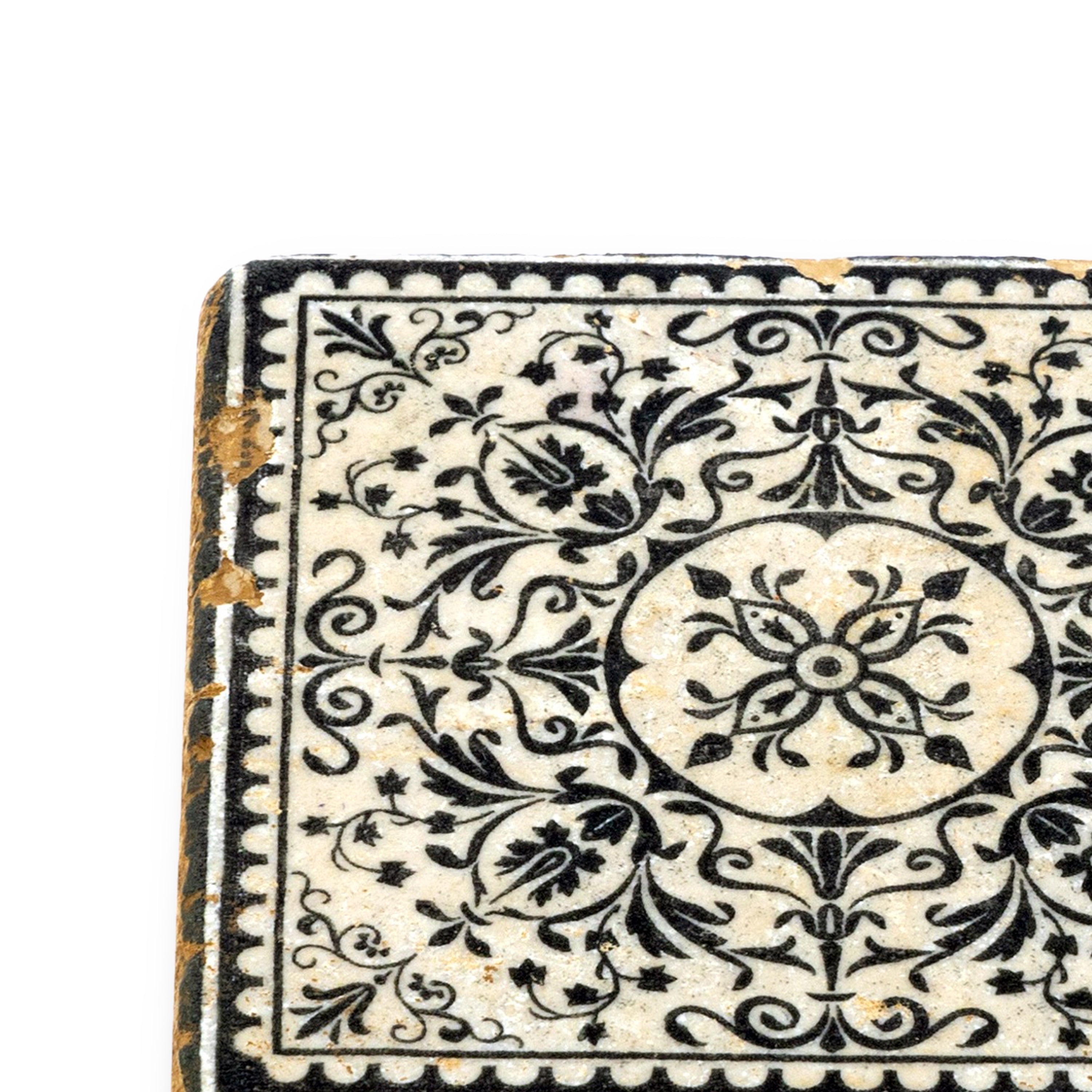 The Metropolitan Museum Of Art. Porcelain Coaster with Floral Pattern. Small Size