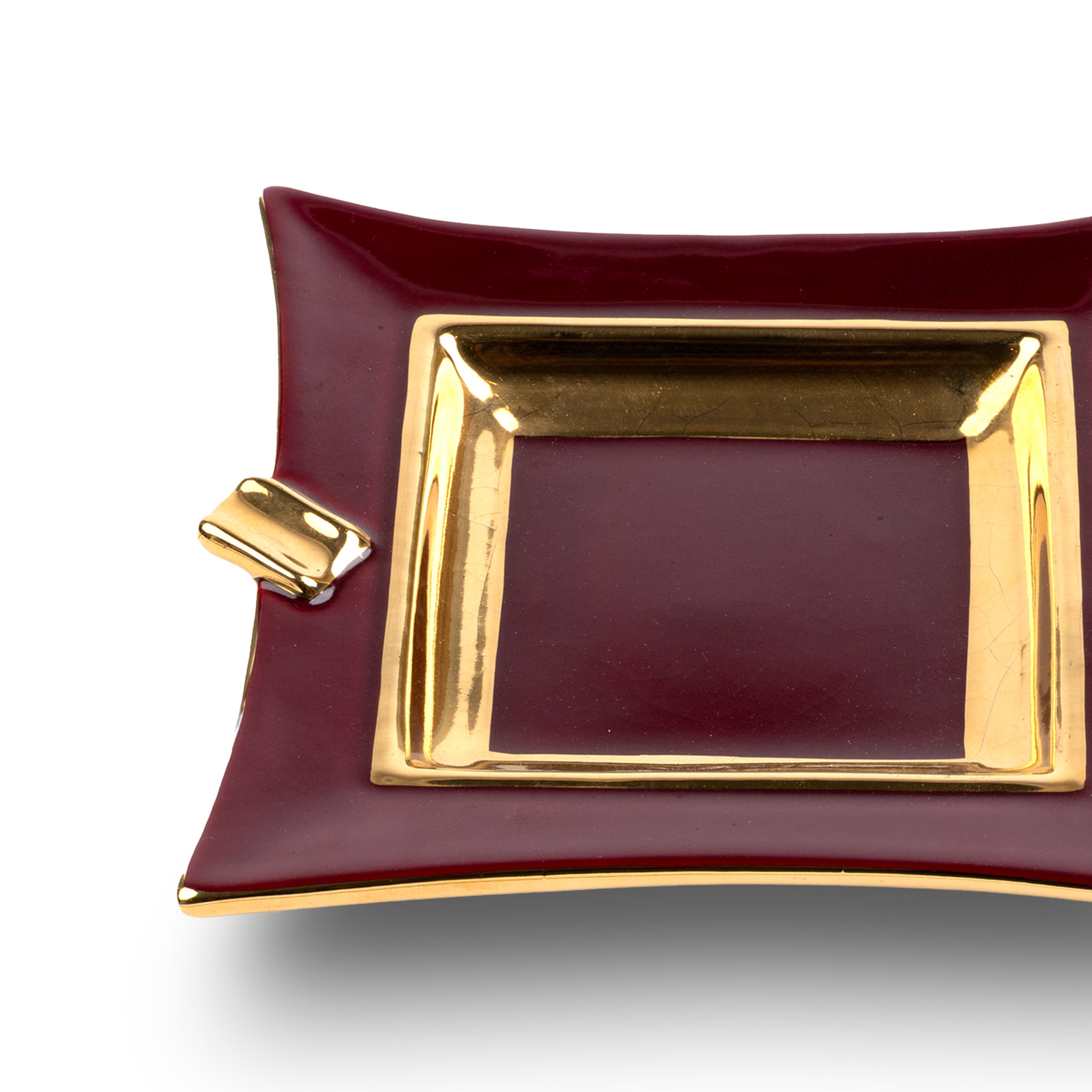 Martinetti. Hand Painted Burgundy Ceramic Ashtray With Gilded Edges. Medium Size