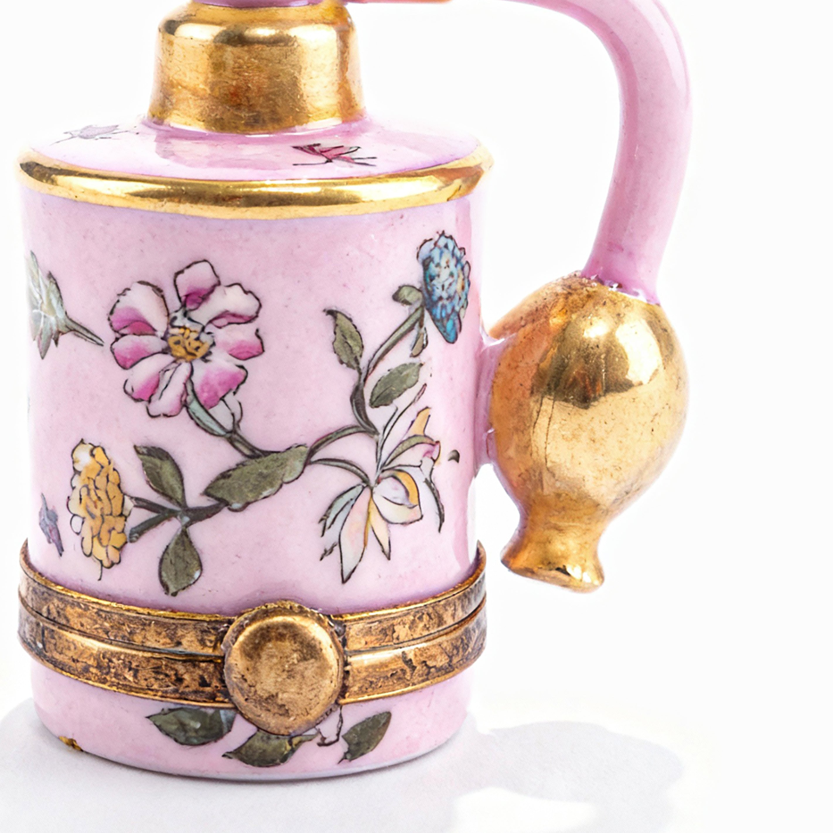 Chamart Exclusives. Pink Limoge Porcelain Box