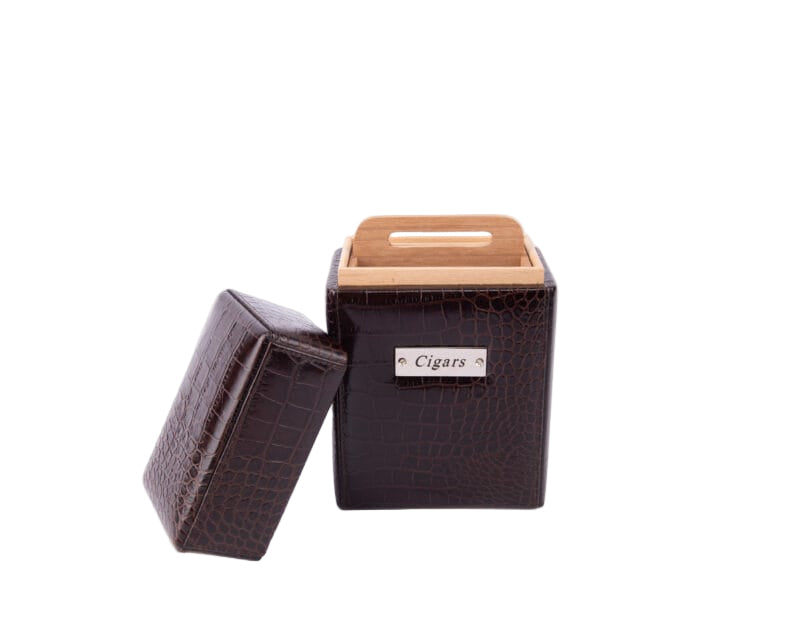 علبة سيجار مصنوعة من الجلد باللون البني الداكن بتصميم عمودي من رينزو رومانولي. متوسطة الحجم