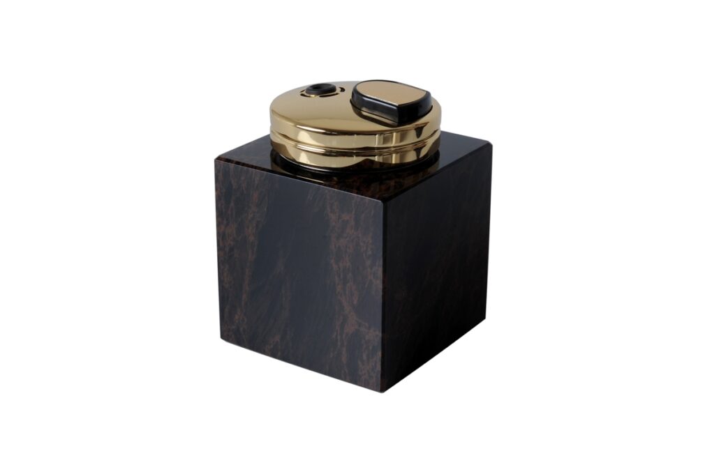 Cub-Ar. Square Shape Soft Flame Table Lighter