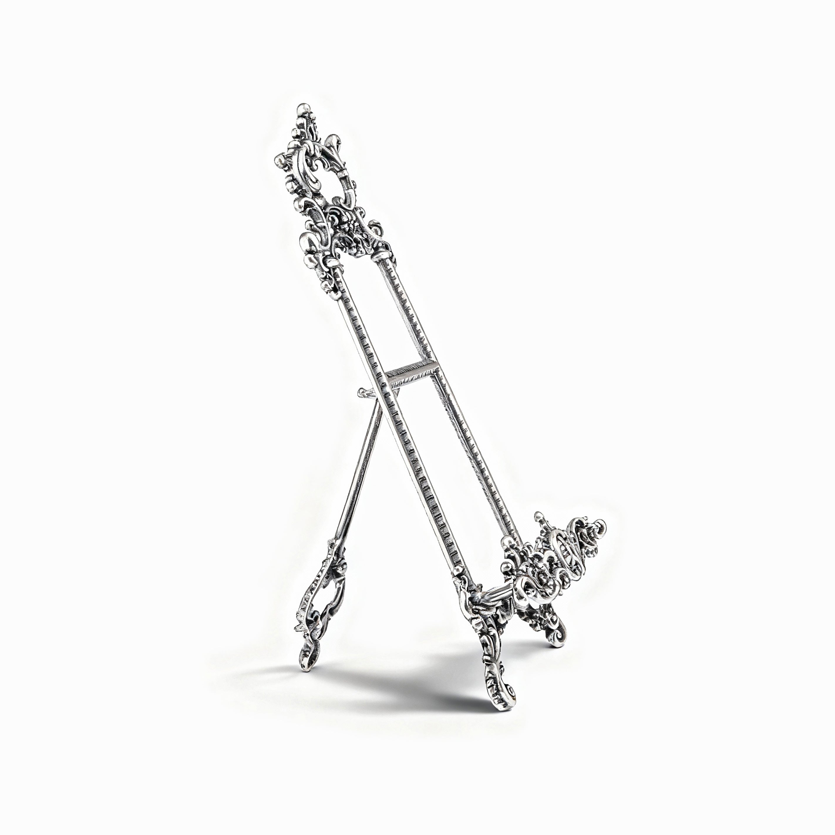 Vroubel. Antique Easel Available in Two Sizes and Two Colours.