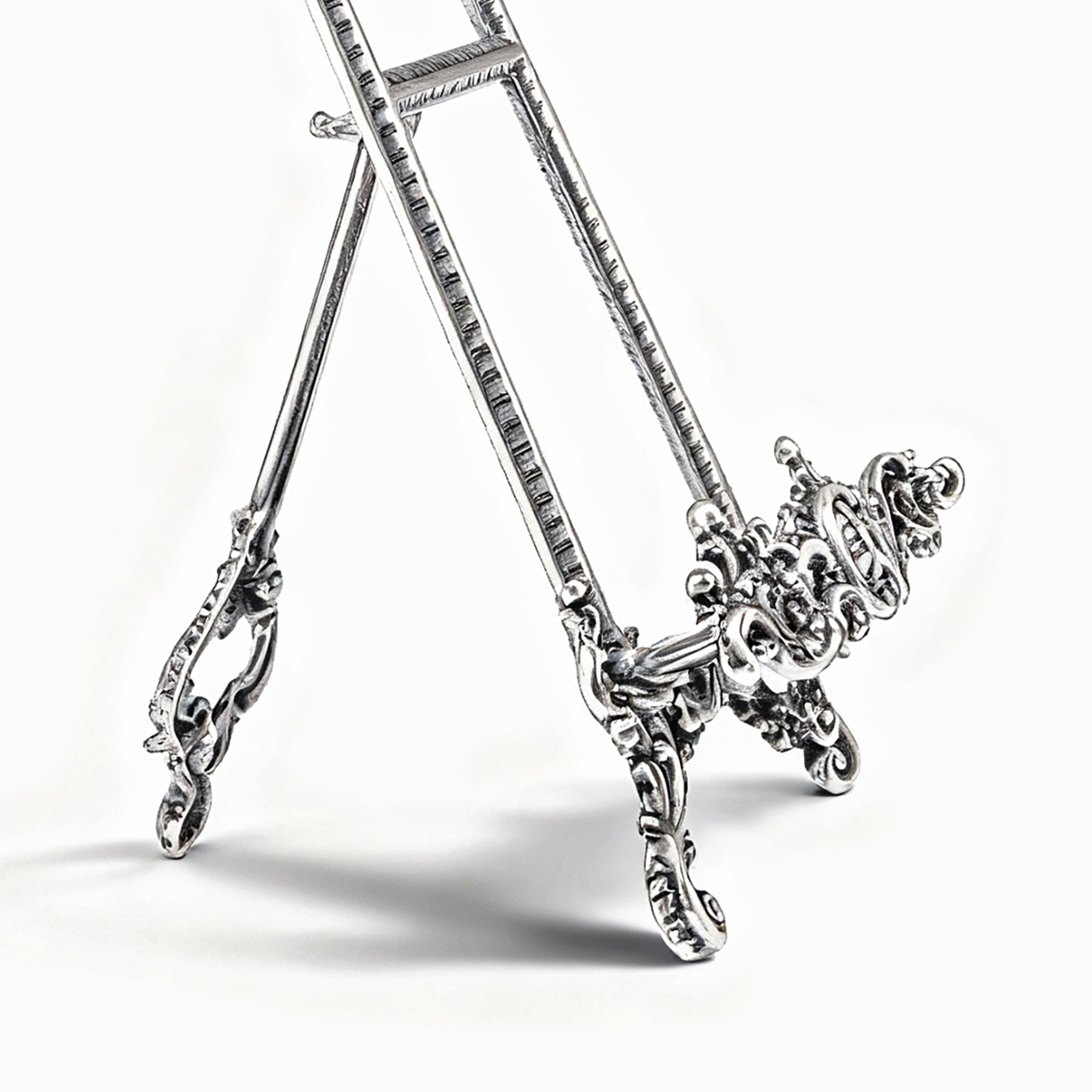 Vroubel. Antique Easel Available in Two Sizes and Two Colours.