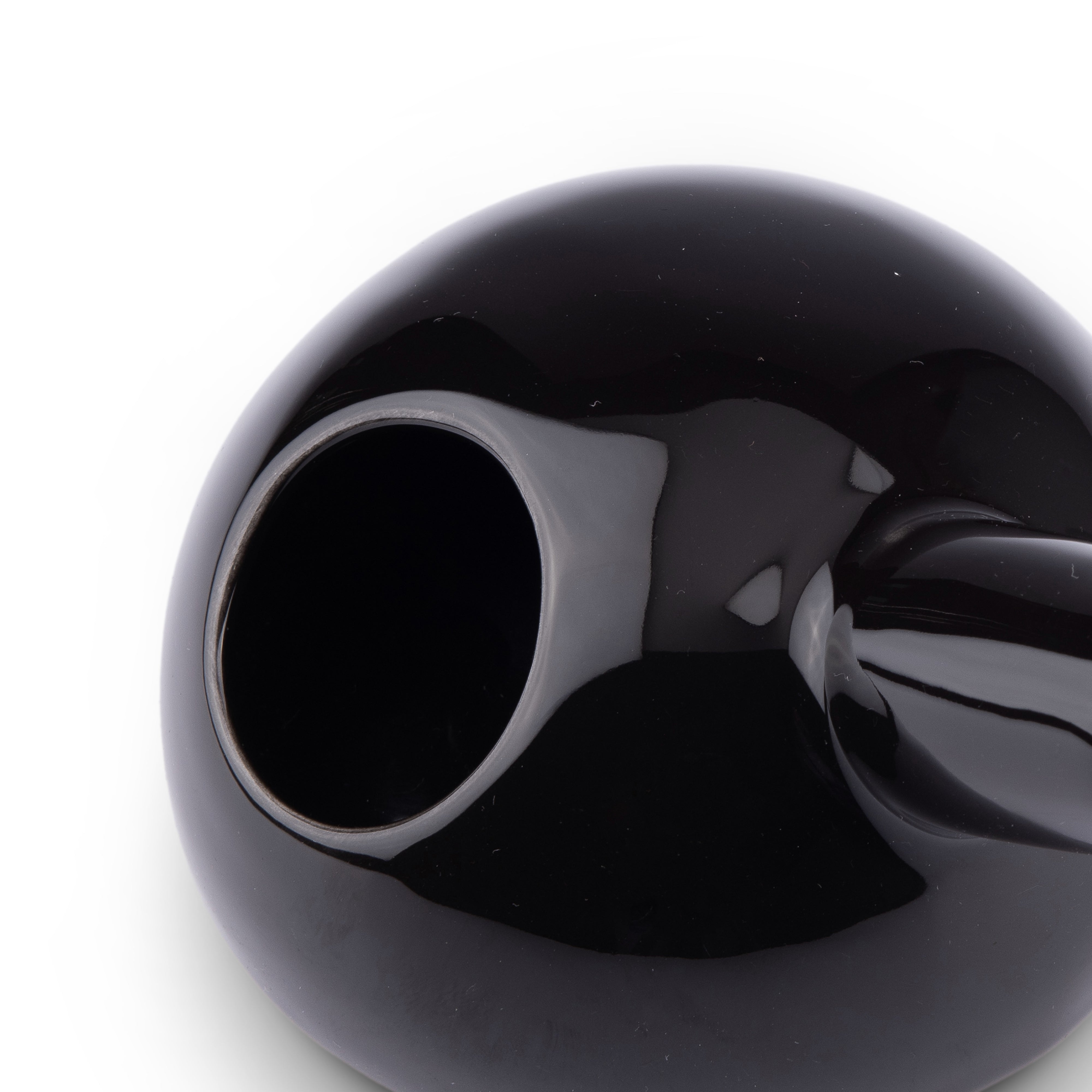 Transat. Exquisitely Designed Cigar Ashtray Made out of Porcelain Available in Two Colours.