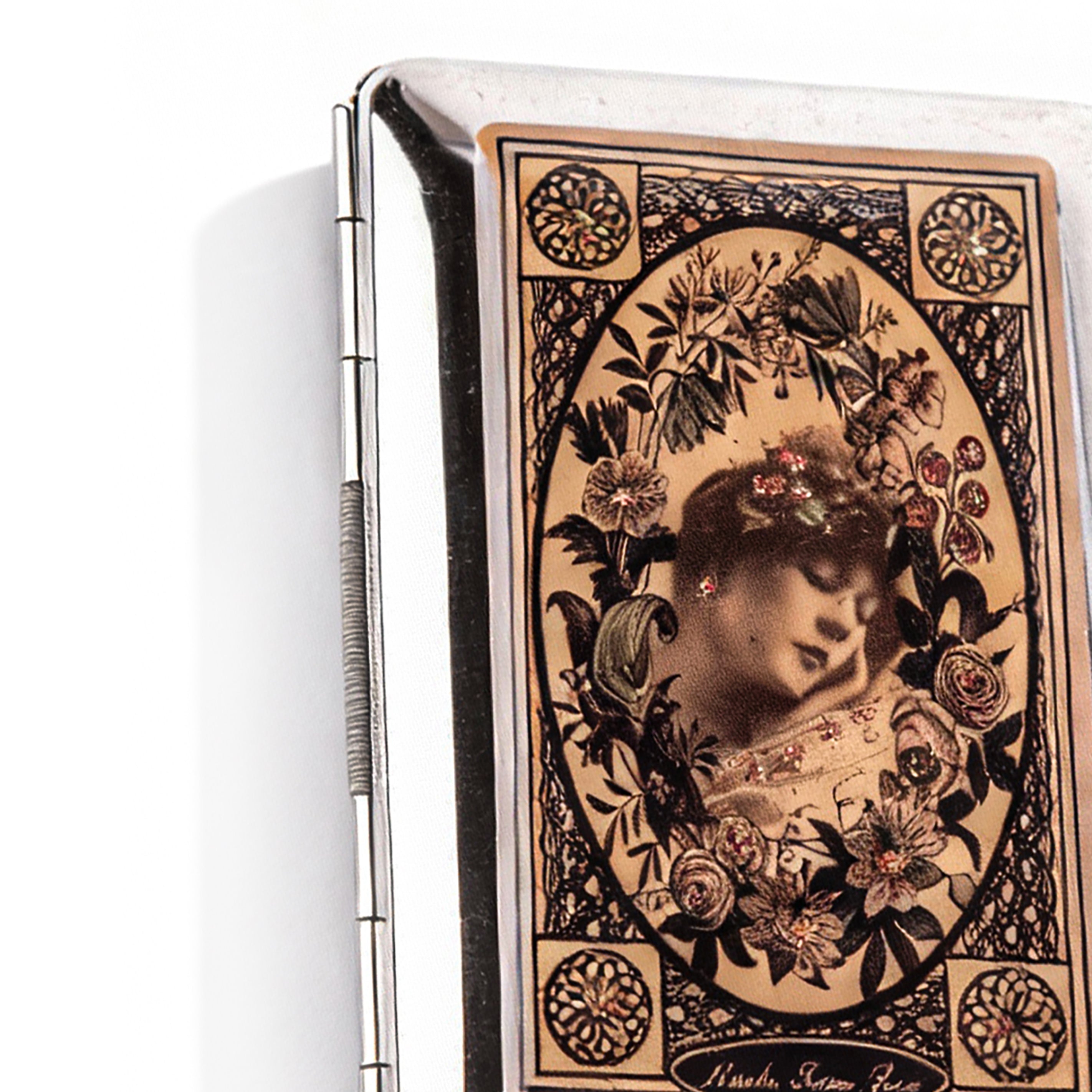 Natasha Farina Paris. Card Holder with Vintage Lady Design