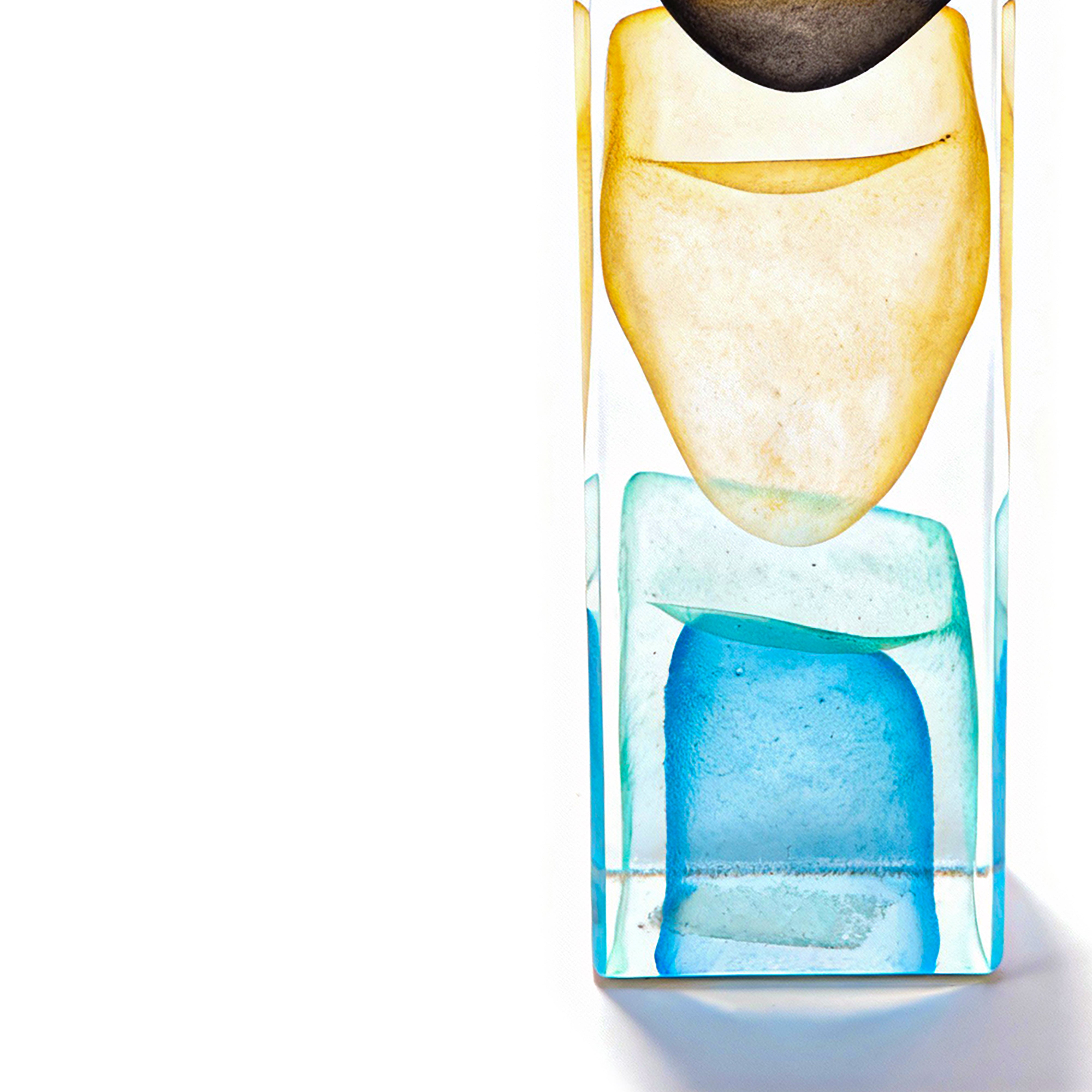 Global Views. Dew Drop Grey. Medium Size