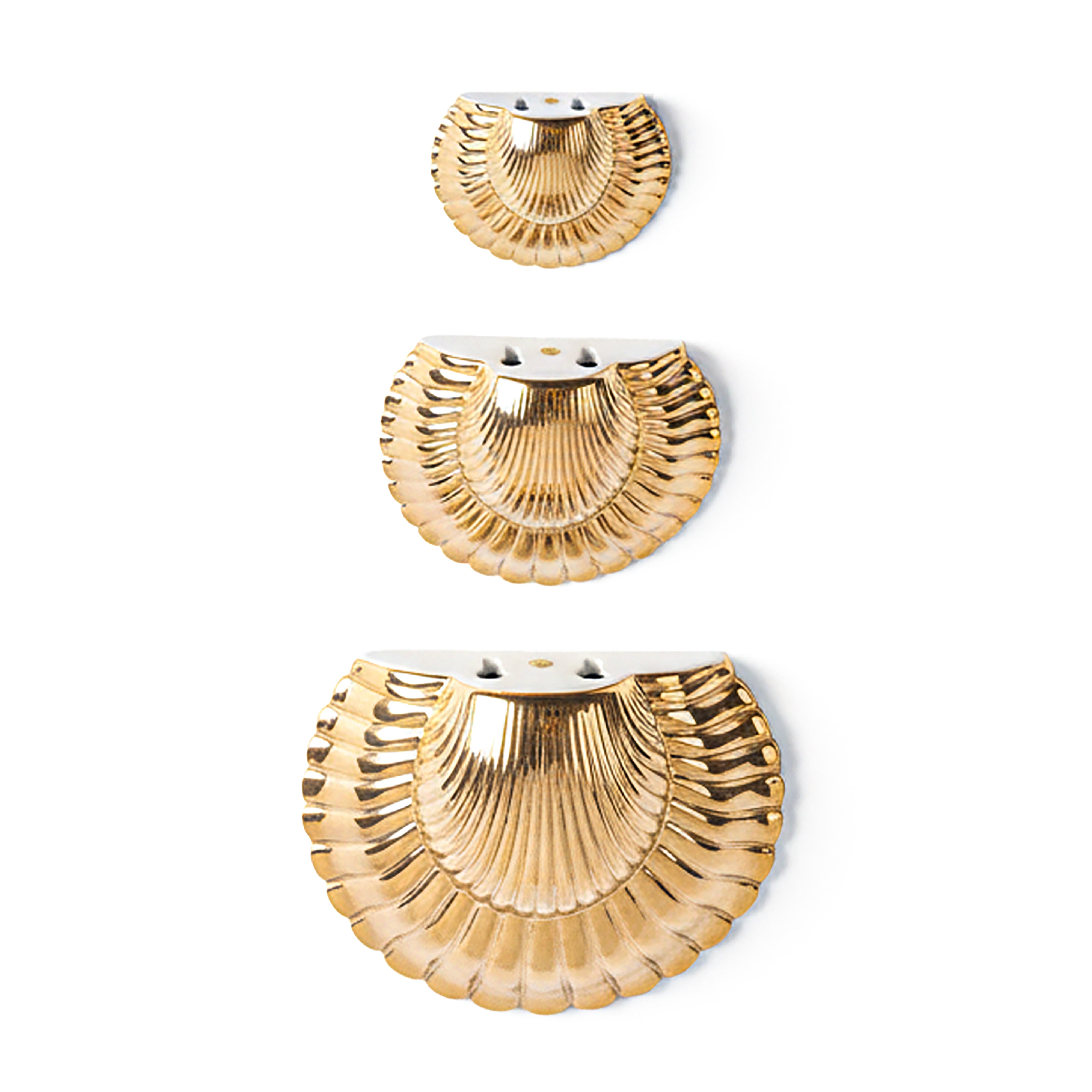 Global Views. Golden Porcelain Shell Shelf. Small Size