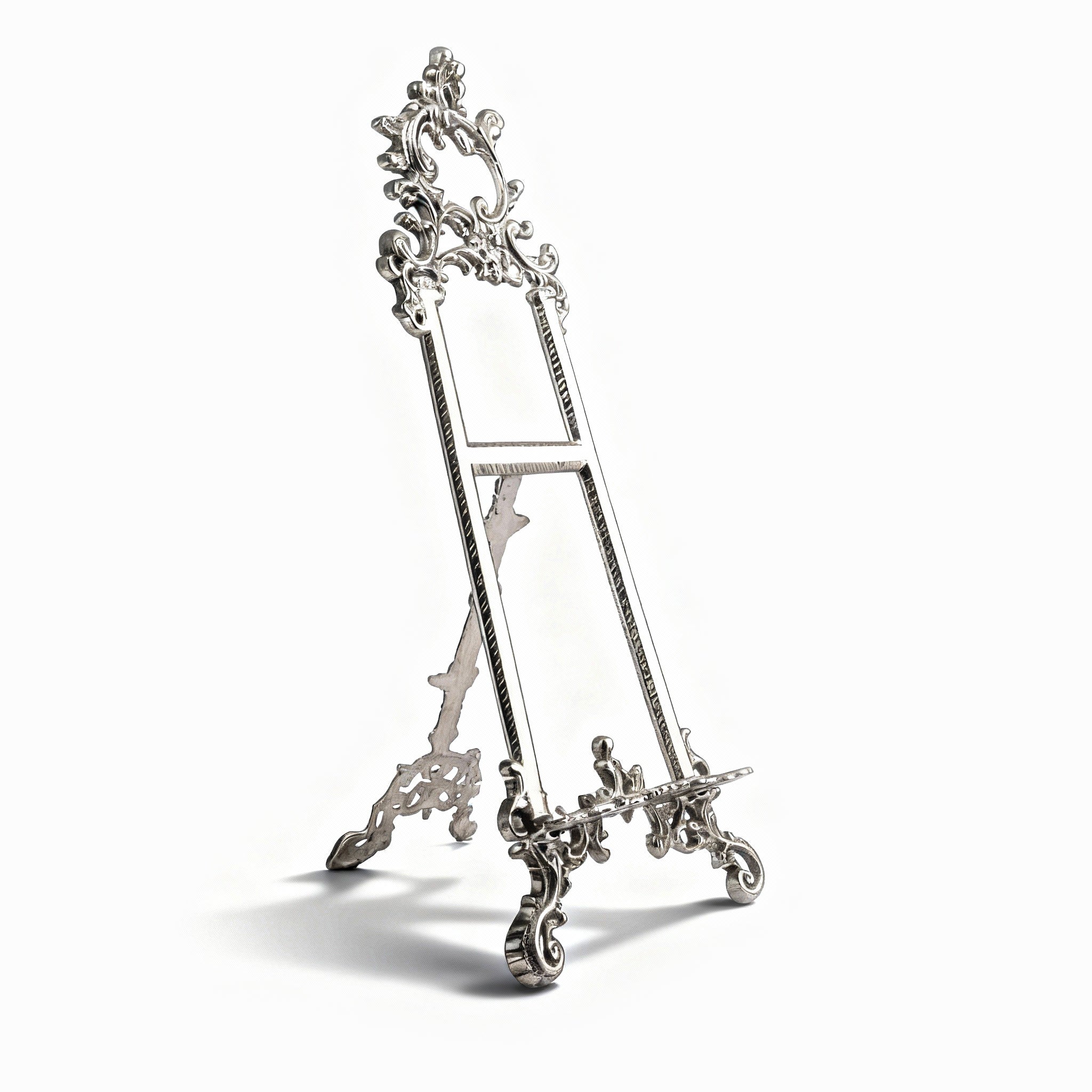 Liards. Silver Easel.
