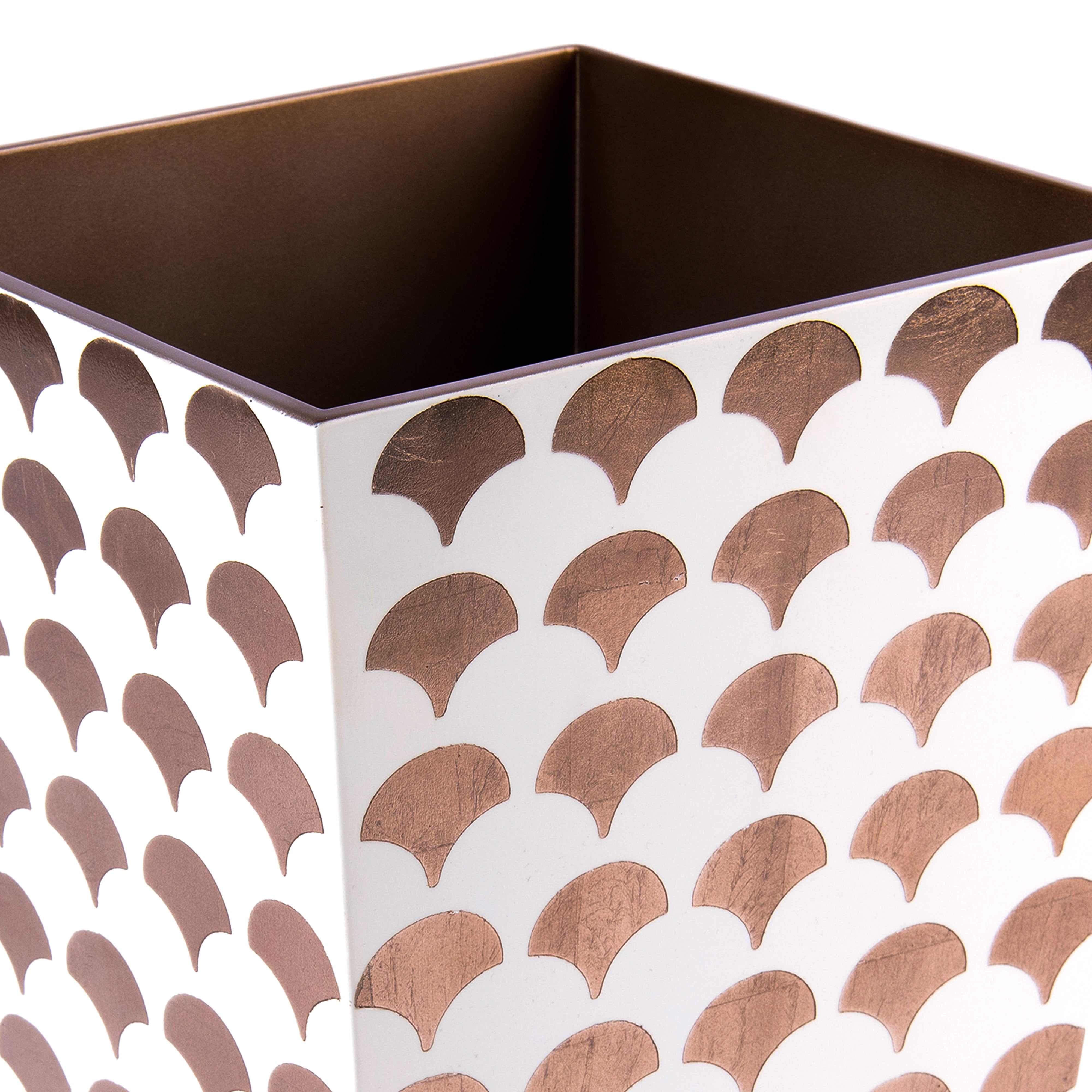 J. Fleet Designs. A Set of Wooden Tissue Box & Wastebasket in Floral Pattern Design.