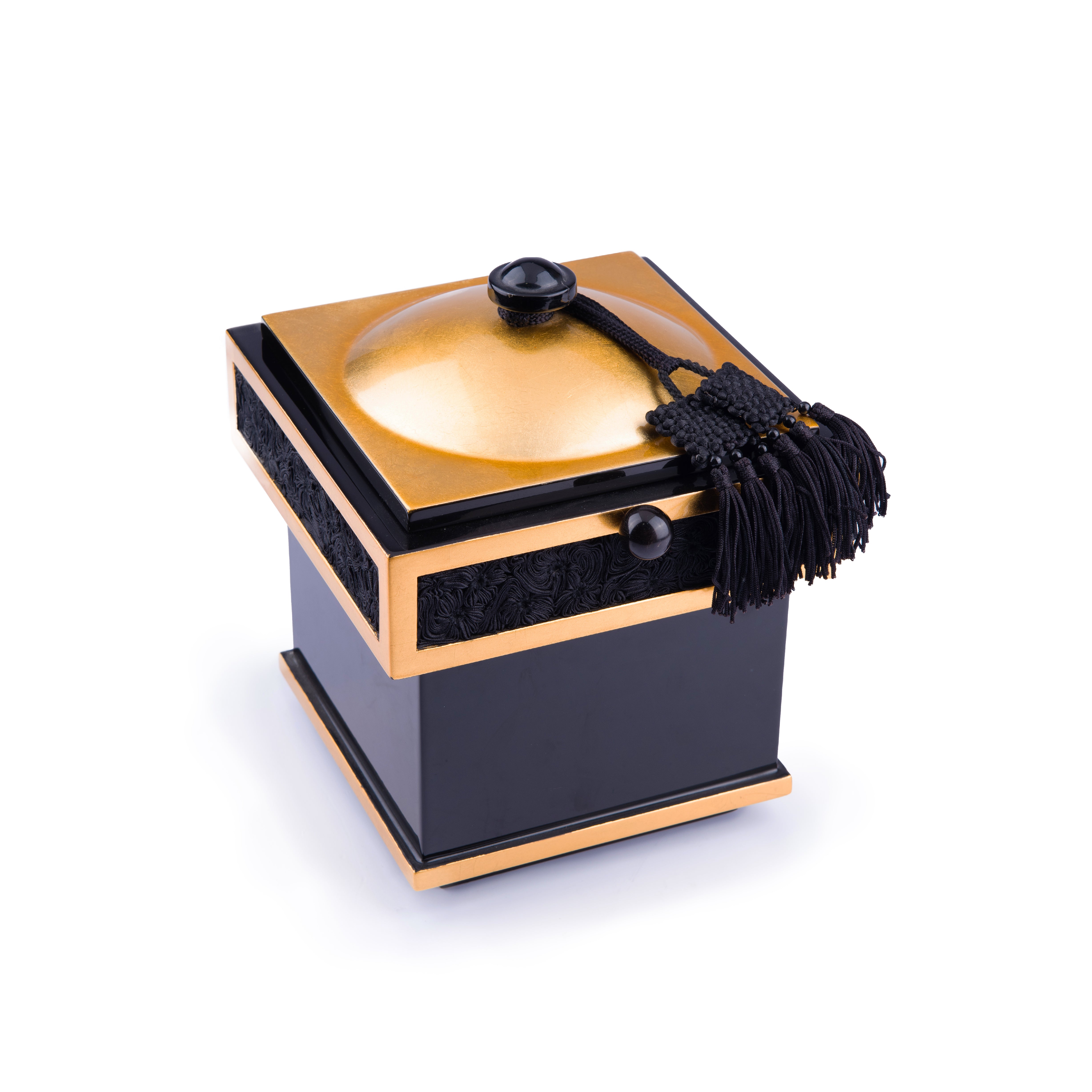 Hebi Arts. Russian Tea Box. Medium Size